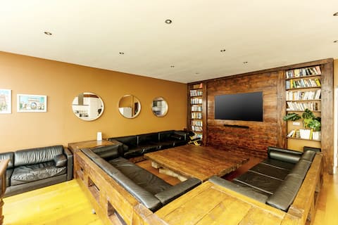 Top Airbnb: City Centre 7~Bedroom Georgian House~Portobello in Christchurch