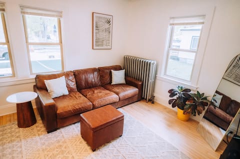 Popular Airbnb listing: Cozy in-town studio apartment! in Bar Harbor