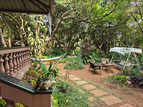 Vintage 4BR Villa: Monte Bella Holiday Home