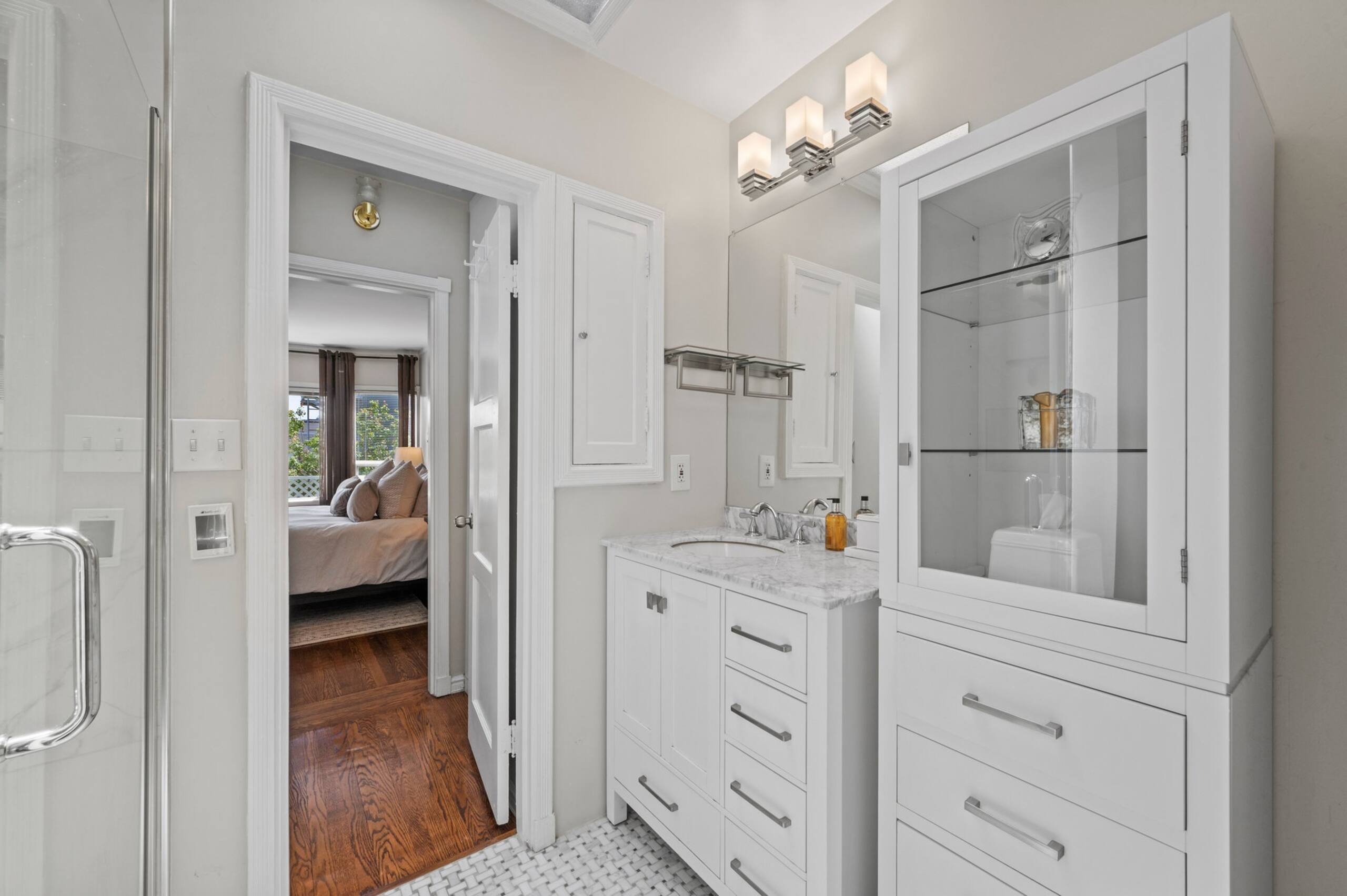 Home in San Francisco · ★4.93 · 3 bedrooms · 3 beds · 2 baths - Image 25