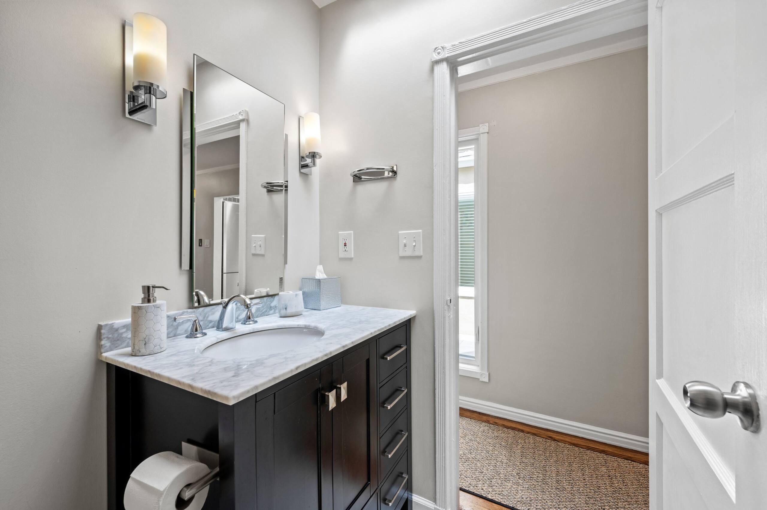 Home in San Francisco · ★4.93 · 3 bedrooms · 3 beds · 2 baths - Image 23