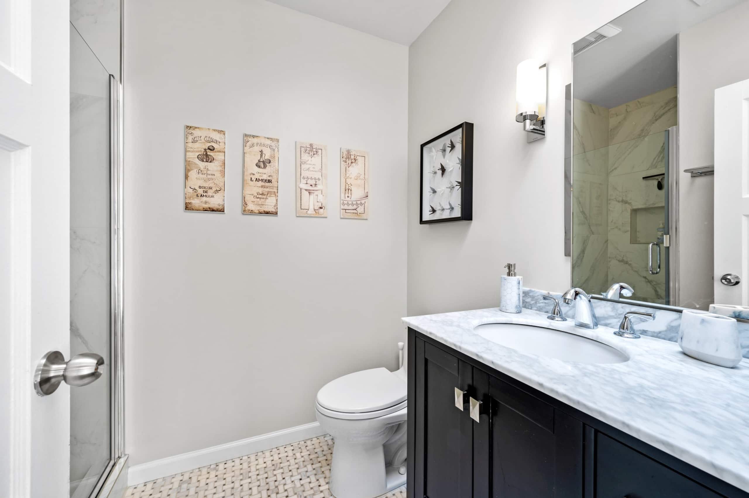 Home in San Francisco · ★4.93 · 3 bedrooms · 3 beds · 2 baths - Image 22