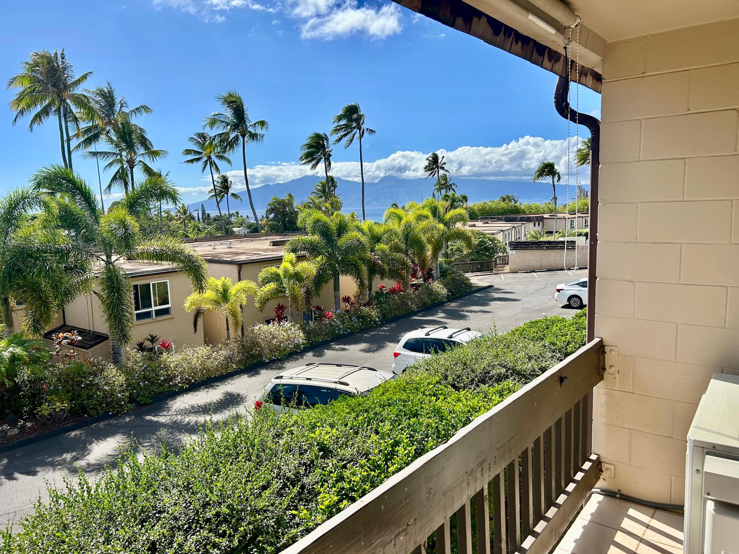 Condo in Lahaina · ★4.95 · 1 bedroom · 2 beds · 1 private bath - Image 13