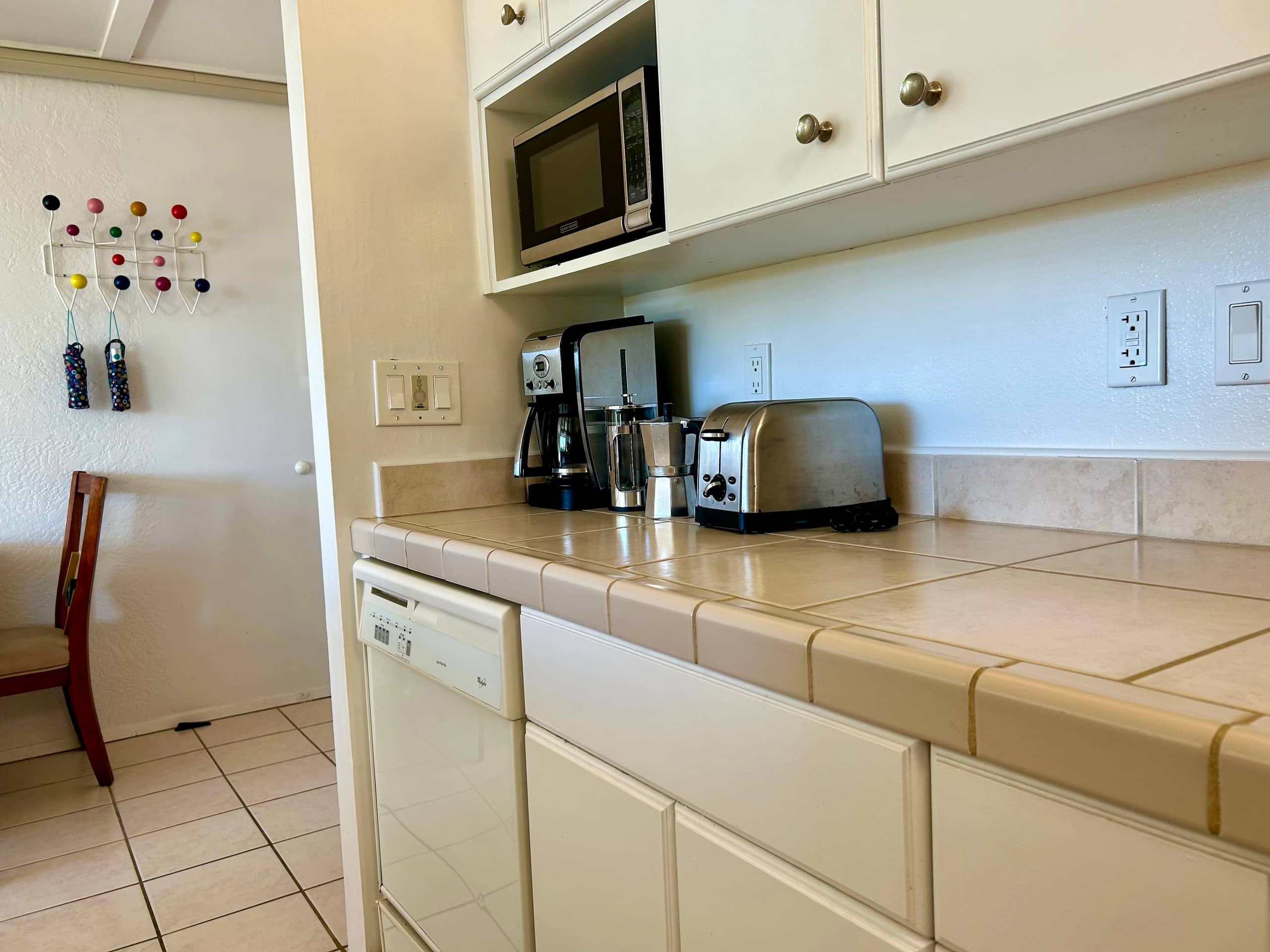 Condo in Lahaina · ★4.95 · 1 bedroom · 2 beds · 1 private bath - Image 4