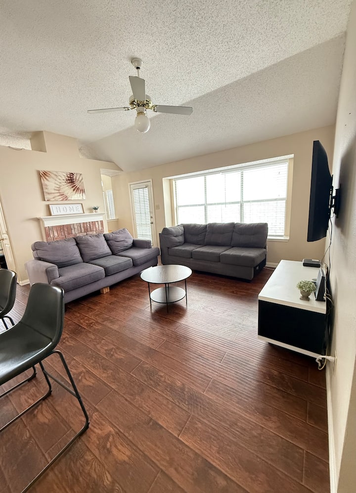 Spacious Brick Home,beautiful Neighborhood, A Gem! - Plano, TX