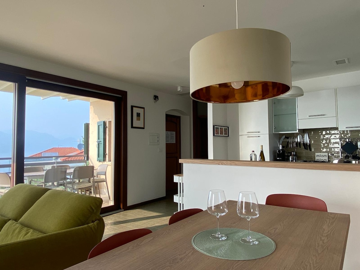 Airbnb con migliori performance: first view house a Torri Del Benaco