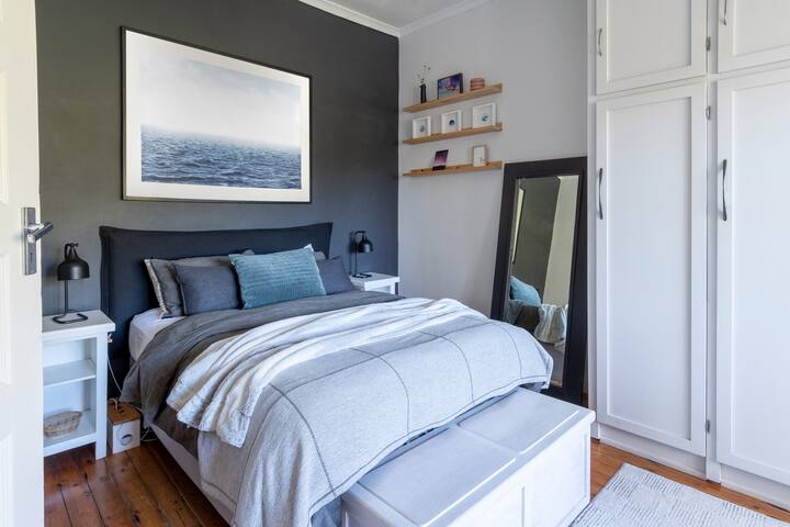 Chic Home with Unparalleled Views of Lion’s Head gallery image 5