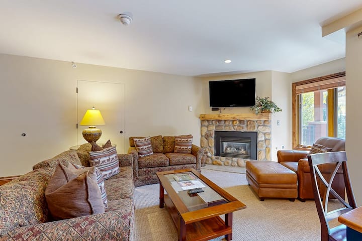 Ski-in-out 1br Lionshead Villa With Hot Tubs, Pool - Vail, CO