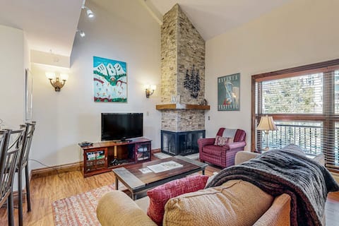 Lion Square Lodge South 560: 1BR Ski In/Out