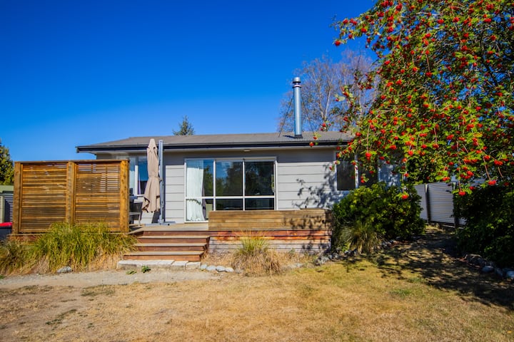 Stylish Holiday Sanctuary - Free Wifi - Twizel