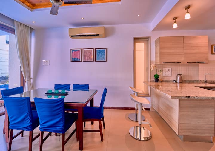 Dining area image 3