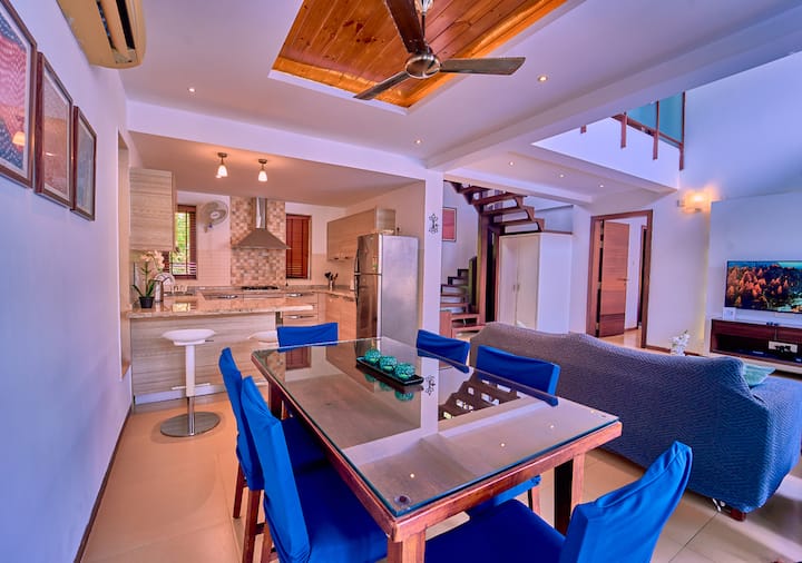 Dining area image 4