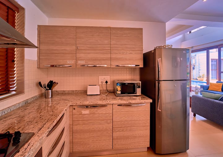Full kitchen image 2