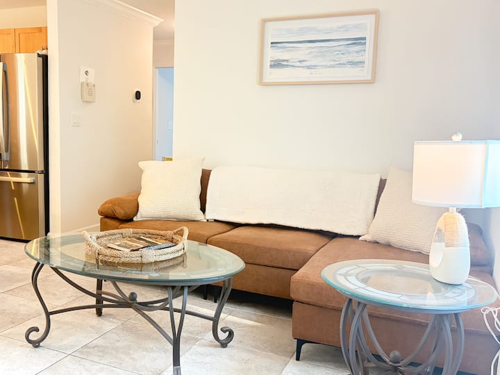 Renovated 2bd Beach Getaway In Prime Location! - St. Pete Beach, FL