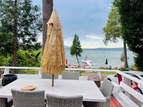SAMBRANO’s Beachhouse/private dock Lakefront/Beach