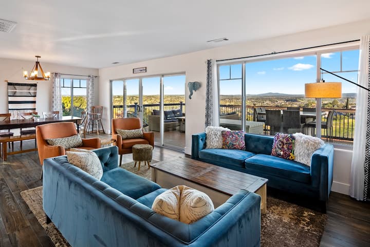 Panoramic Views + Game Room Hillside Retreat - Paso Robles, CA
