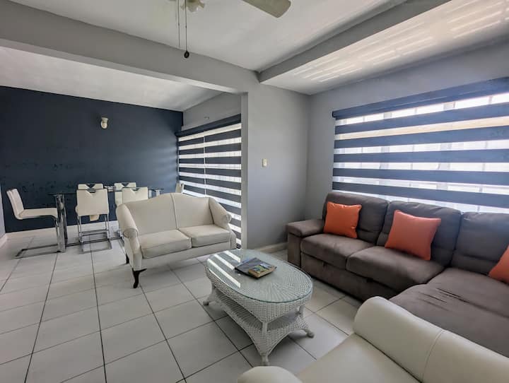 Prime Location - Beautiful La Reine At Flagstaff - Trinidad and Tobago