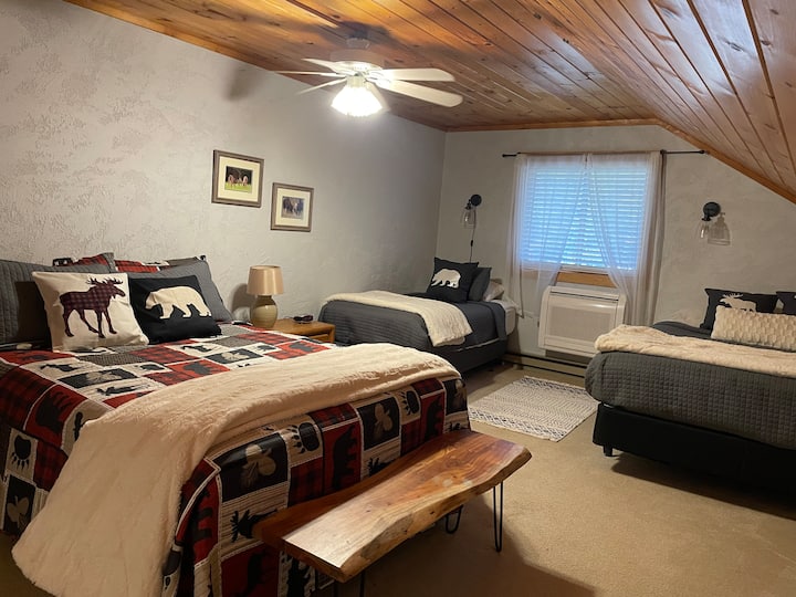 Pur essendo ampio spazio, le regole ci limitano a 6 ospiti.  Mini condizionatore diviso