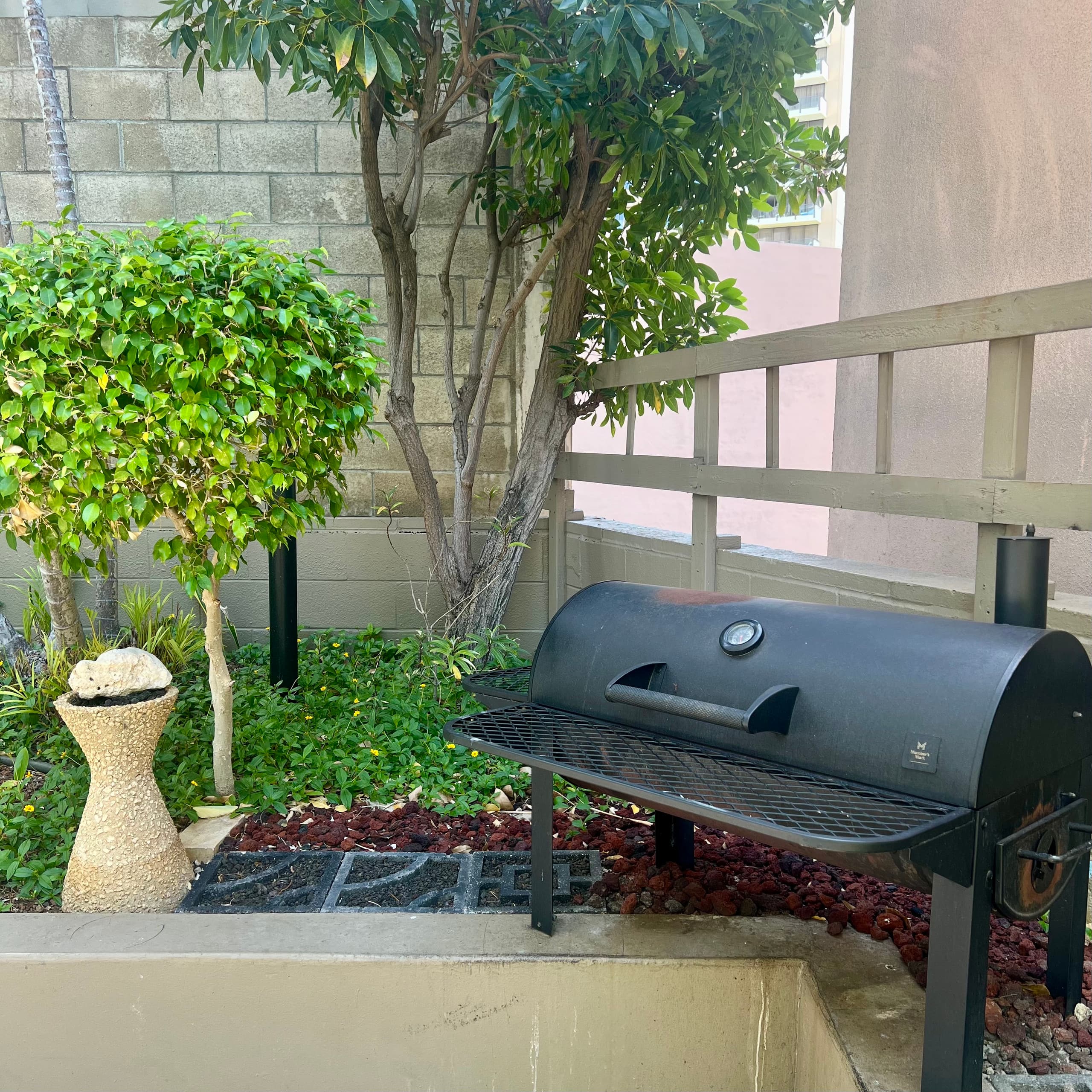 Condo in Honolulu · ★4.95 · Studio · 2 beds · 1 private bath - Image 1