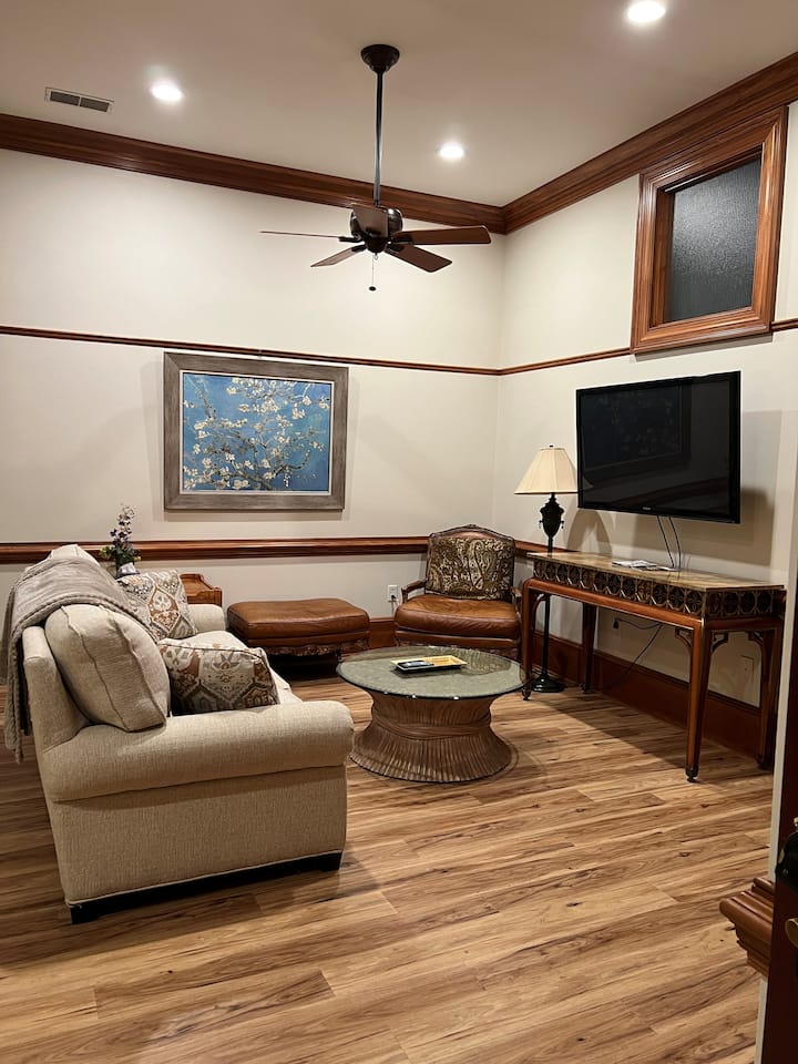 Clock Tower View Condo-2 Bedroom - New Bern, NC