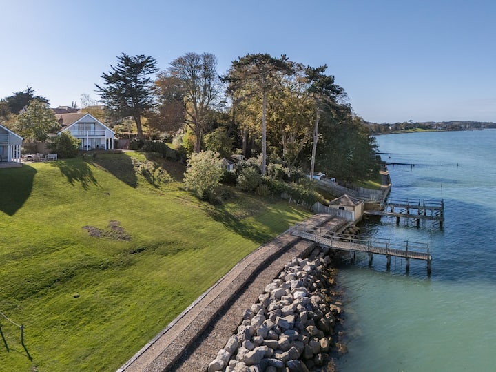 Stunning Yarmouth House With Panoramic Sea Views - Isle of Wight