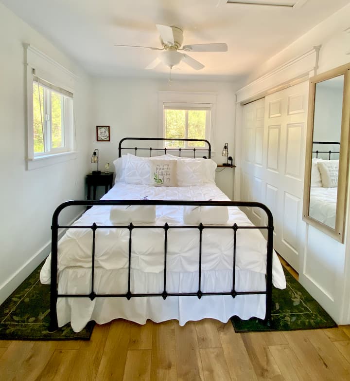 Primarna spavaća soba nalazi se na katu 