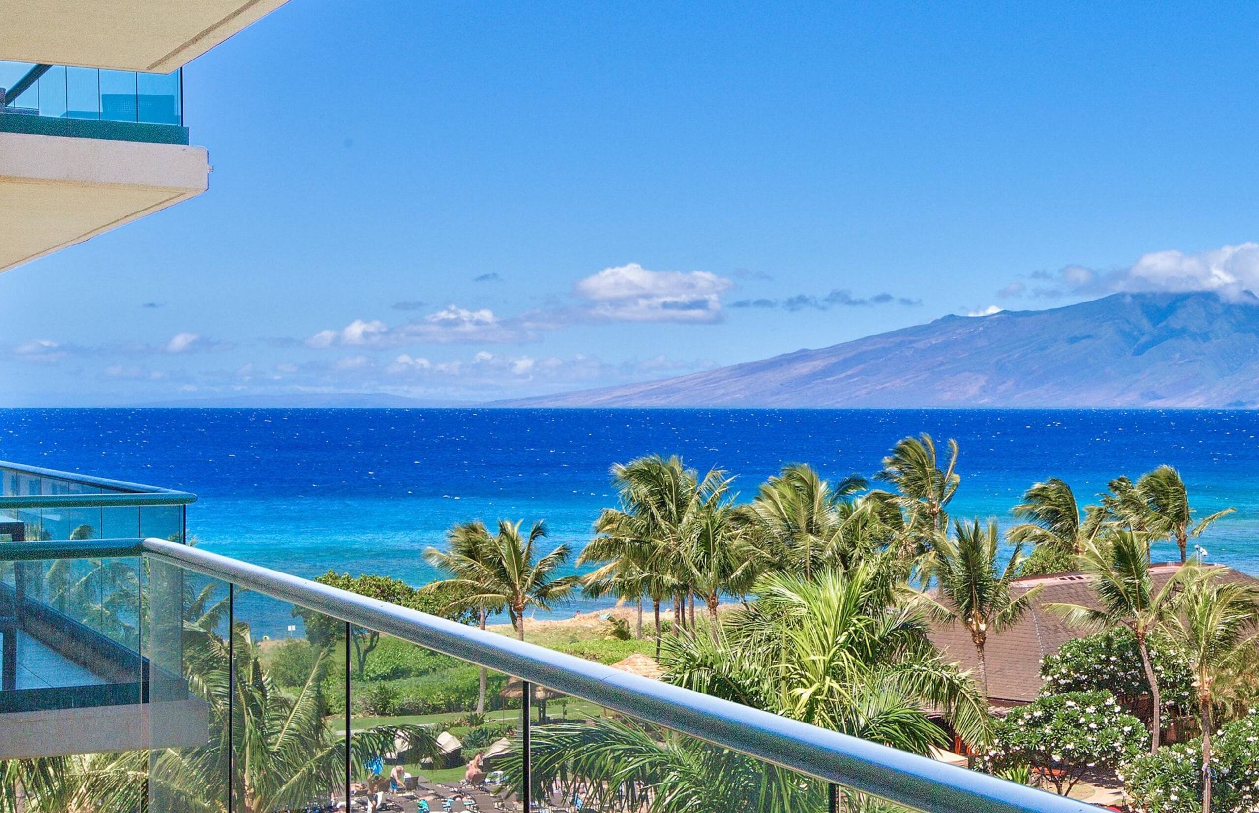 Condo in Lahaina · ★5.0 · 2 bedrooms · 3 beds · 2 baths - Image 2