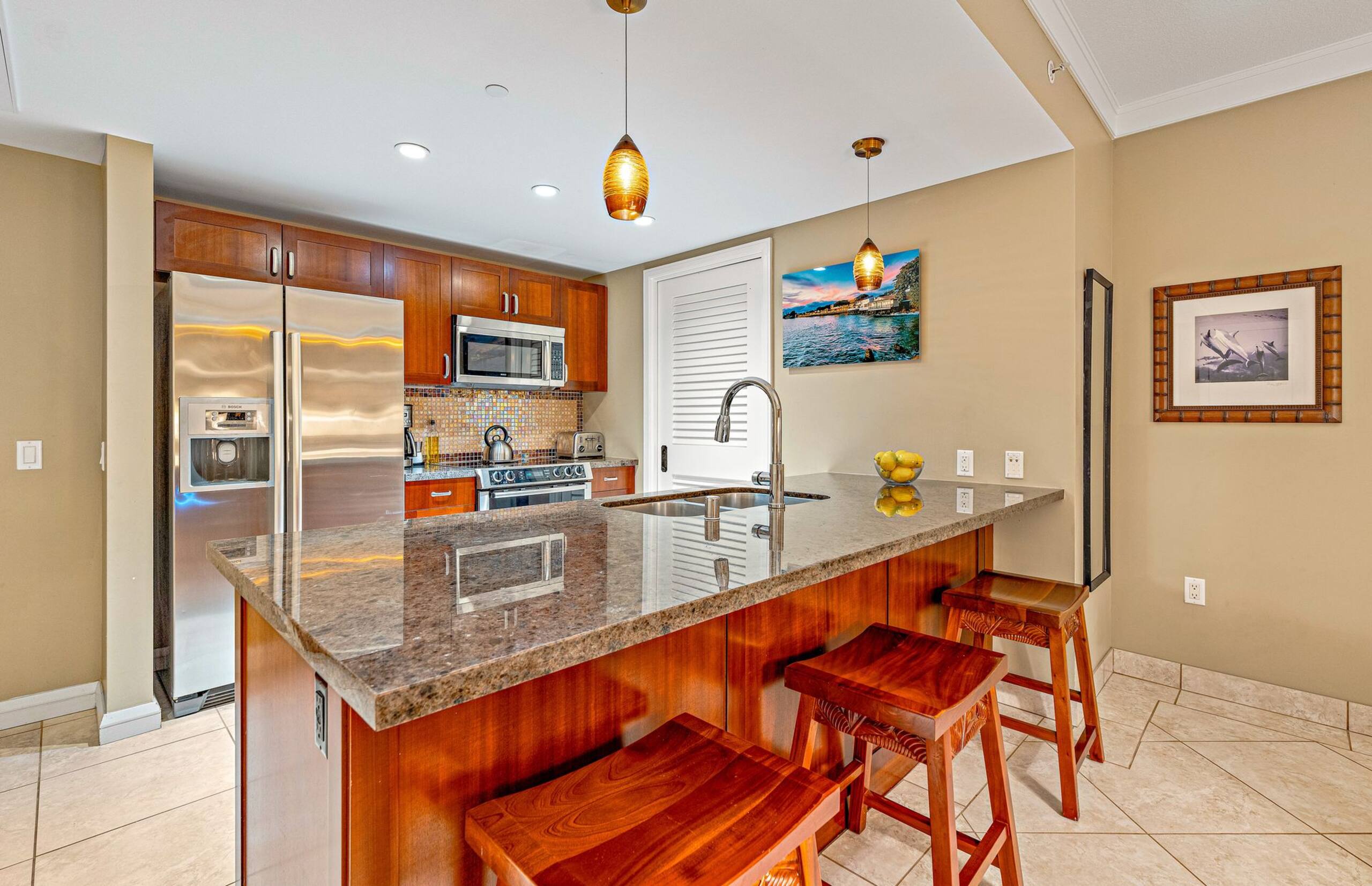 Condo in Lahaina · ★5.0 · 2 bedrooms · 3 beds · 2 baths - Image 11