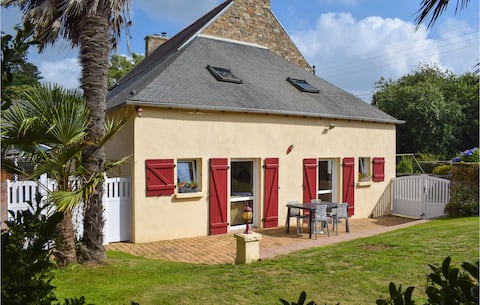 3 bedroom awesome home in Lézardrieux