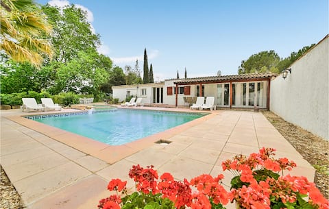Lovely home in Aspiran