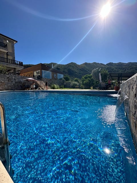 Cabin with a view · Privacy · Couples