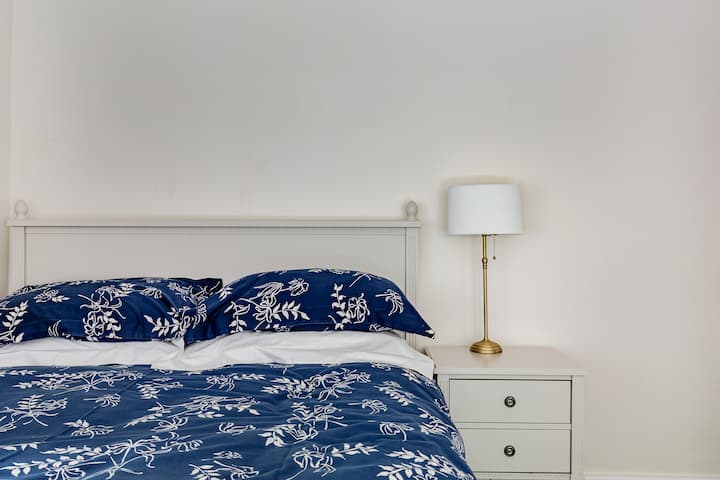 "Loch Goil Room" - Have a well rested sleep after a day of exploring the Scottish wilderness