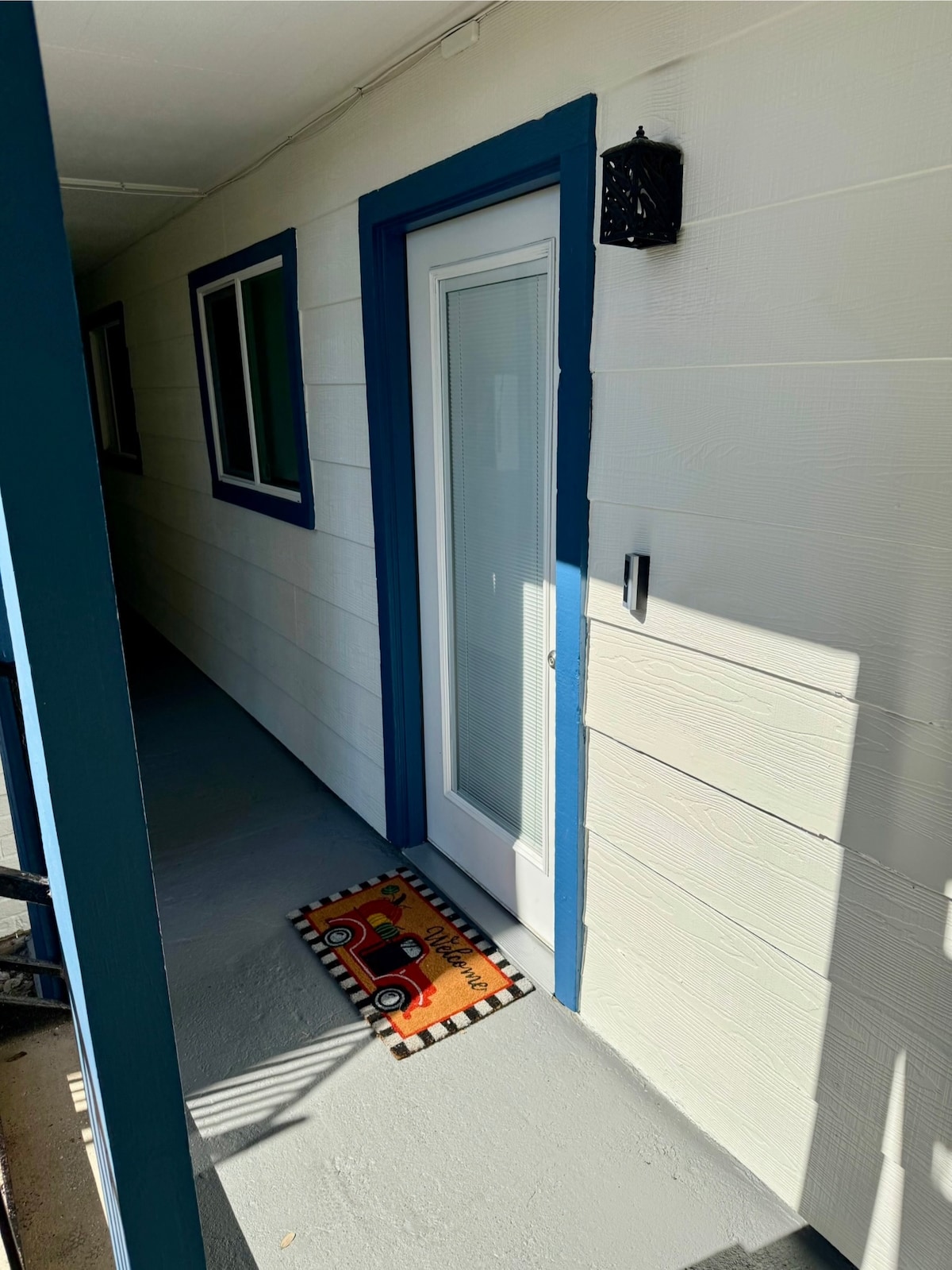 Ground Floor Suite minutes to Downtown w/ Parking