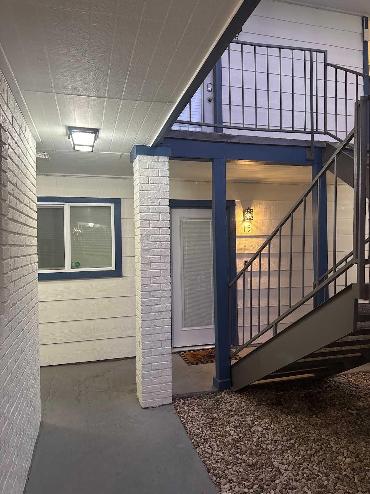 Ground Floor Suite minutes to Downtown w/ Parking