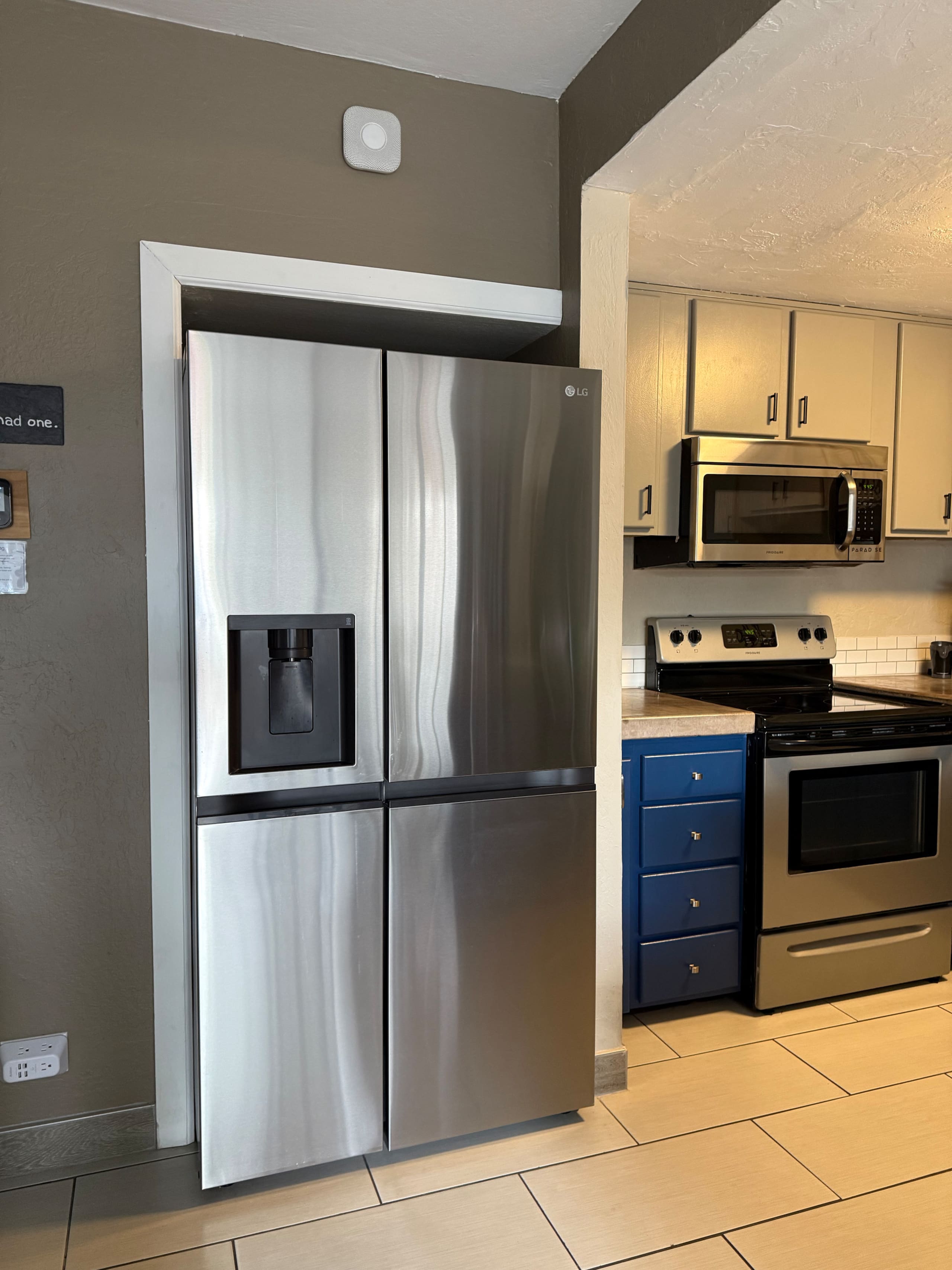 2 bd/2 bath Modern Ali’i Dr Condo right in town! - Image 7