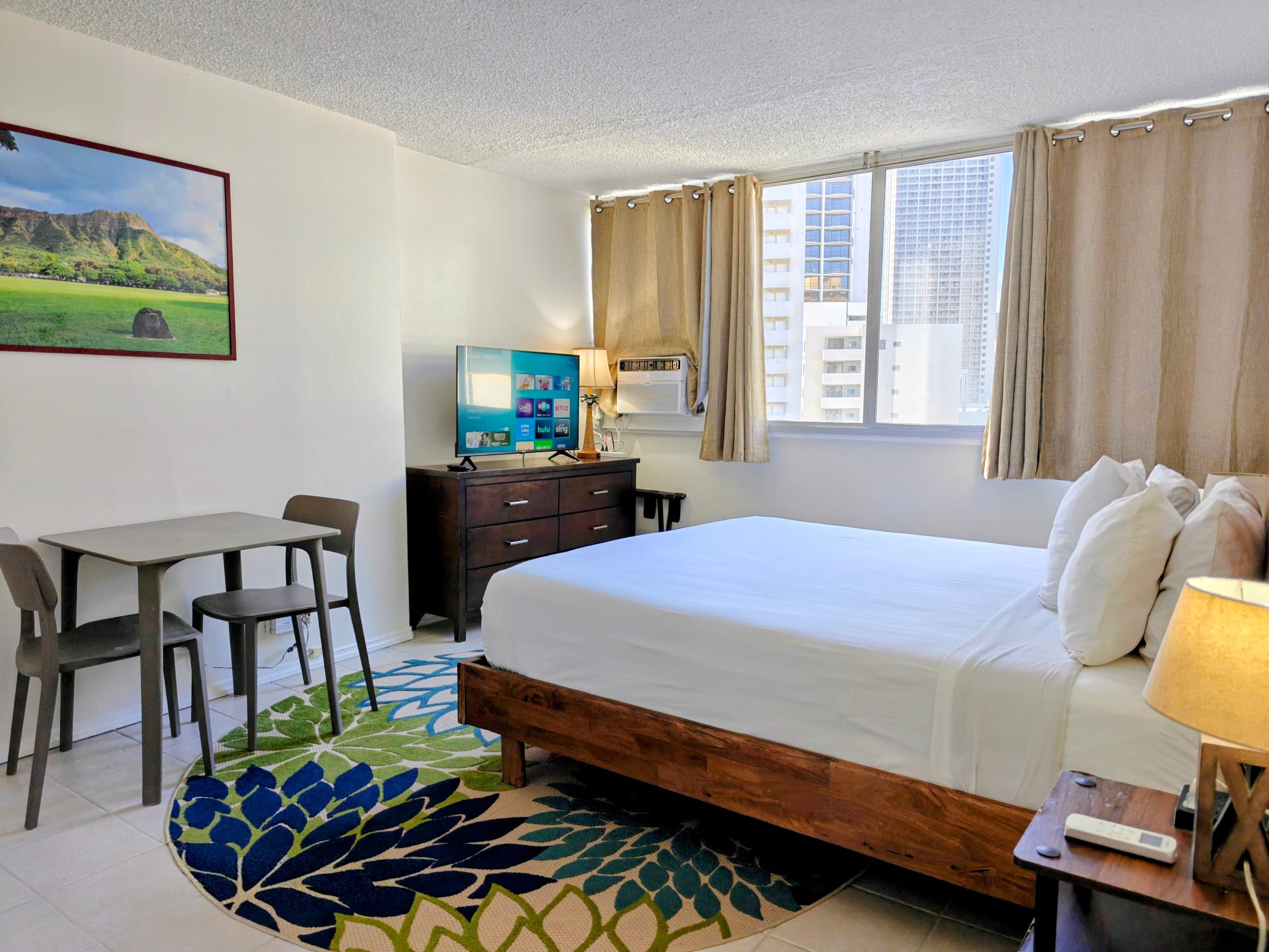 Condo in Honolulu · ★4.45 · Studio · 1 bed · 1 private bath - Image 35