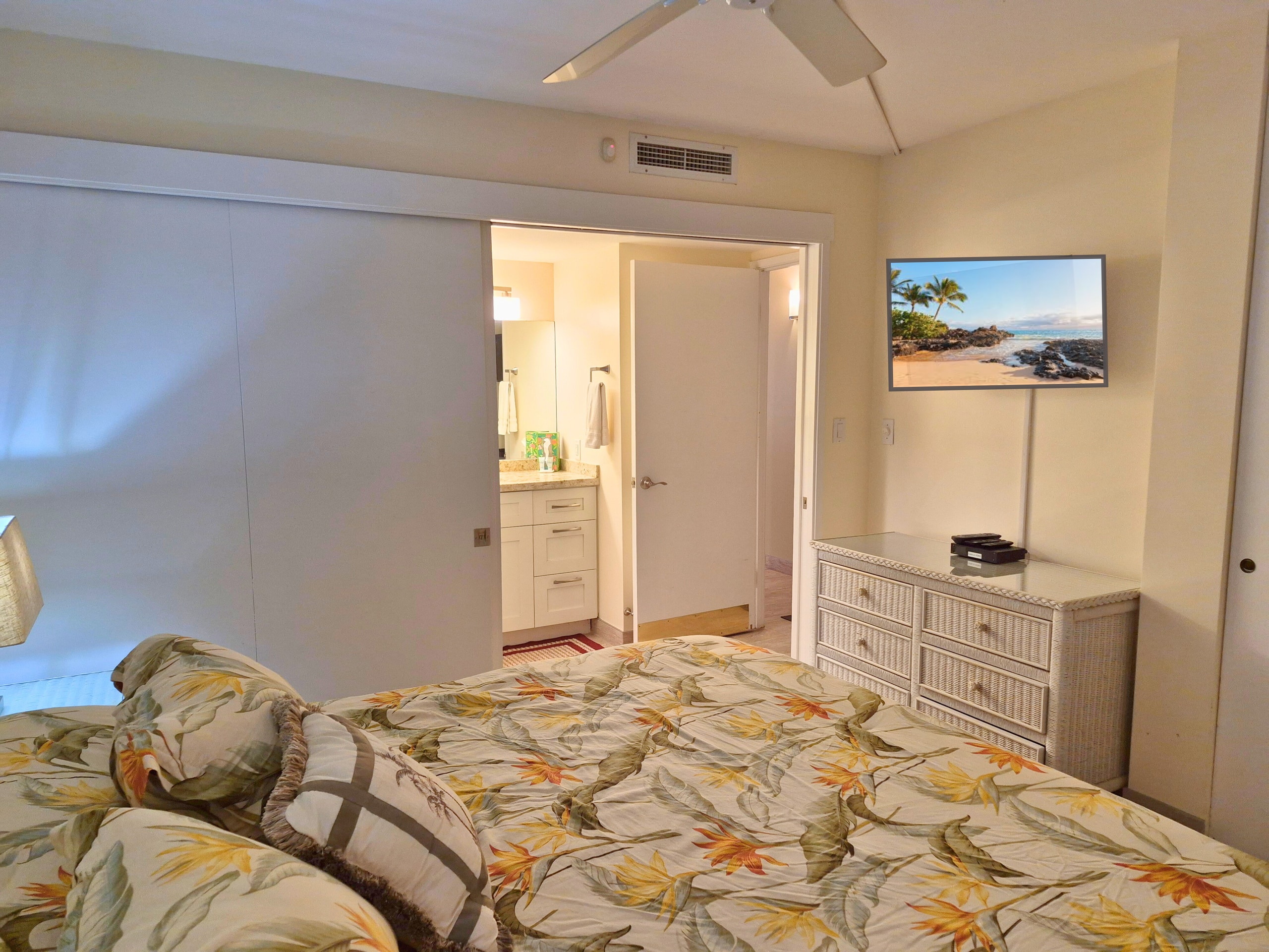 Condo in Kihei · ★4.85 · 1 bedroom · 2 beds · 1 bath - Image 9