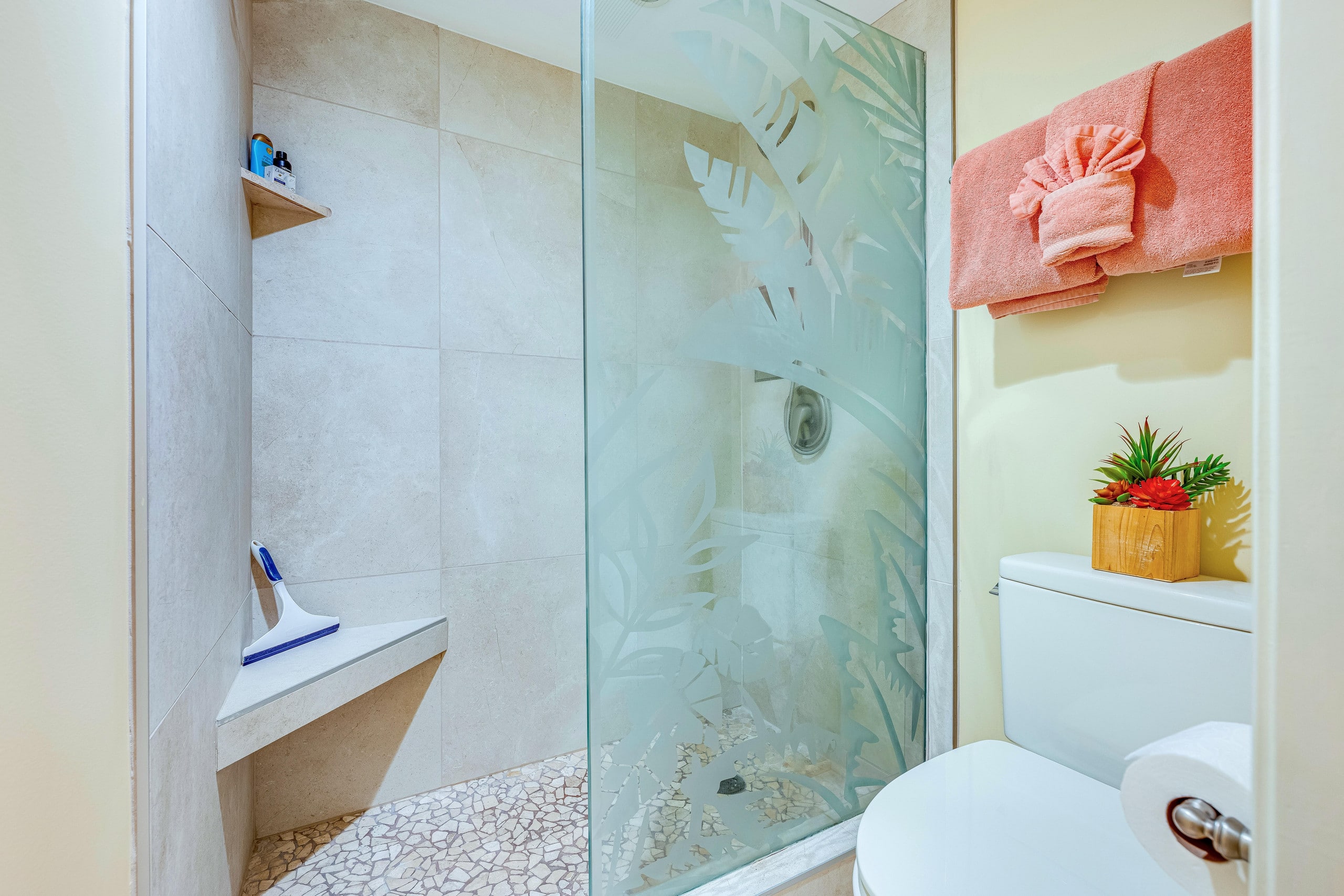 Condo in Kihei · ★4.86 · 2 bedrooms · 3 beds · 2 baths - Image 21