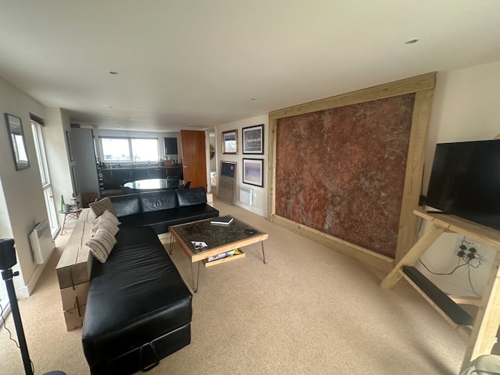 Unique Luxury Seaside Apartment On Swansea Bay - Swansea