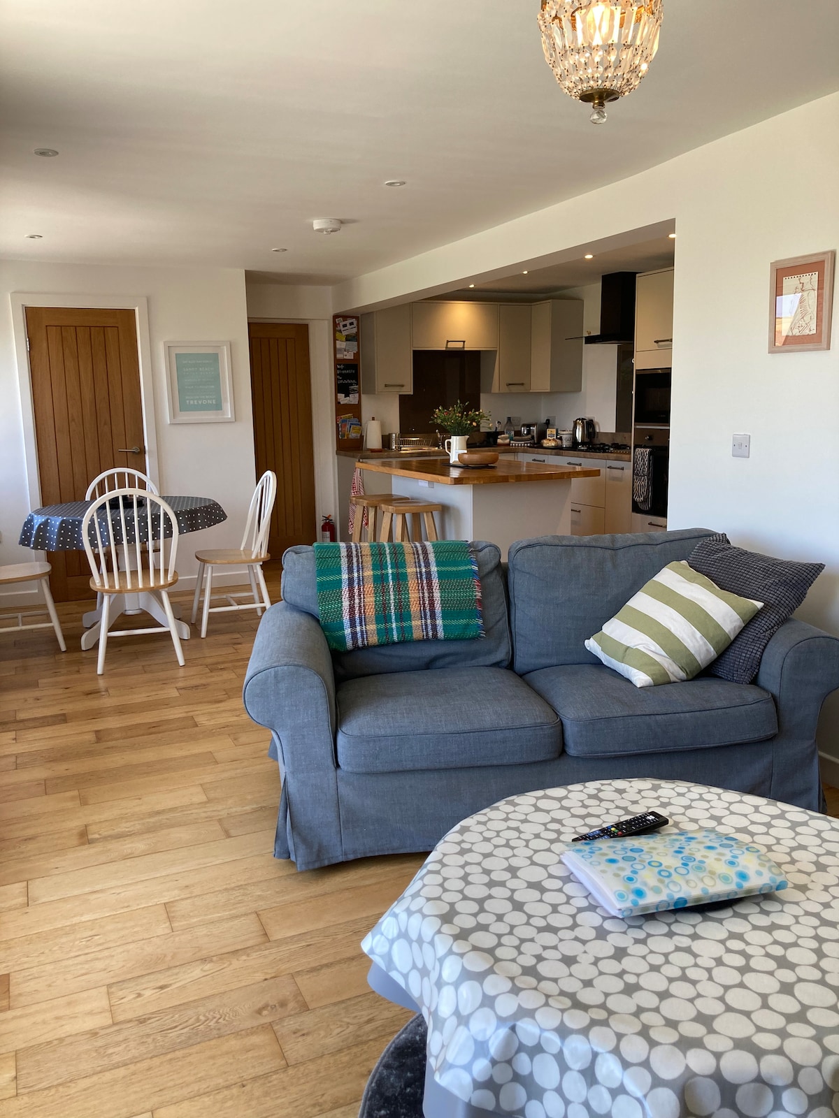 Successful Airbnb property: Trelan - Bright modern and recently refurbished. in Padstow