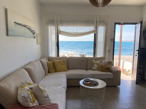 Top performing Airbnb: Apartment facing the sea in San Bartolomé