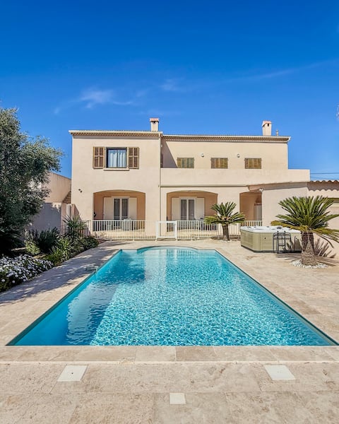 SPECIAL OFFER / VILLA Muriel – Private Pool and Jacuzzi