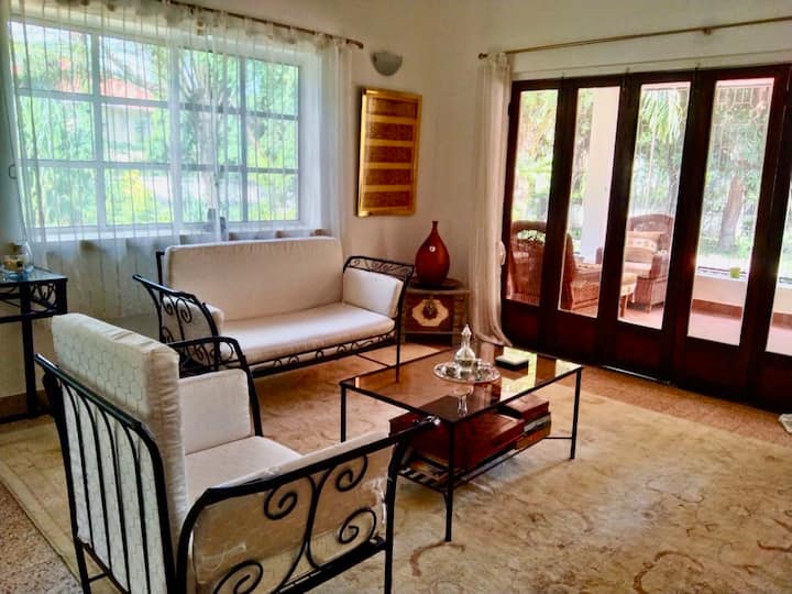 Windsor House: Serviced & 2 Acre Enchanted Garden - Dar es Salaam