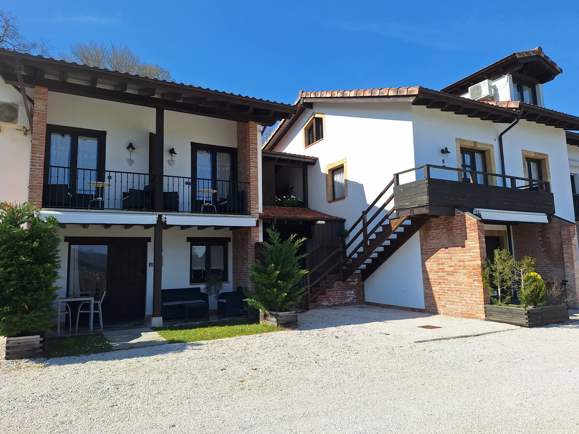 El Llanin Apartments (duplex 04)