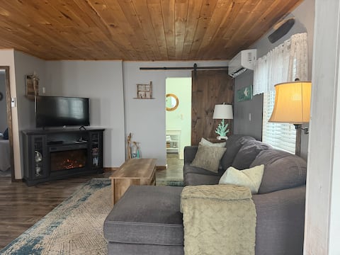 Top Airbnb: Top of Tides Cottage in Cumberland