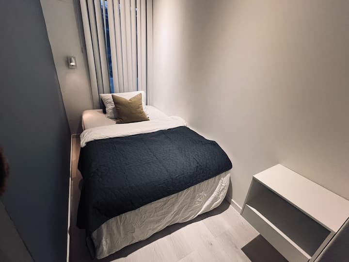 Chumba cha kulala cha pili. Kitanda cha ukubwa 120X200 