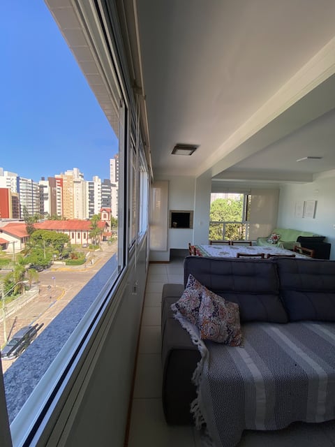 Top Airbnb: 3 bedroom apartment, double garage, 500 meters from the sea. in Torres