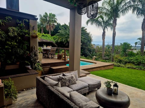 Sunny Open living family home in the Winelands