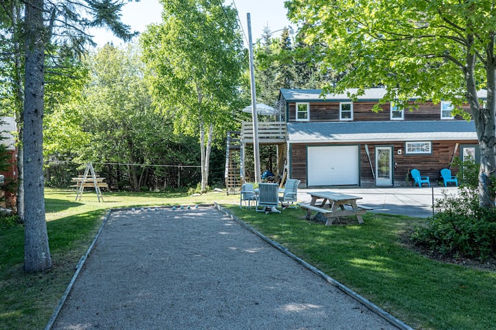 Private 2 Bedroom 2 Bathrooms Newly Renovated! - Maine