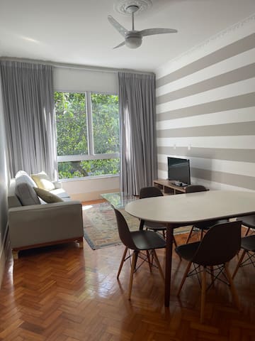 Spectacular apartment 2’ walk from LEBLON Beach